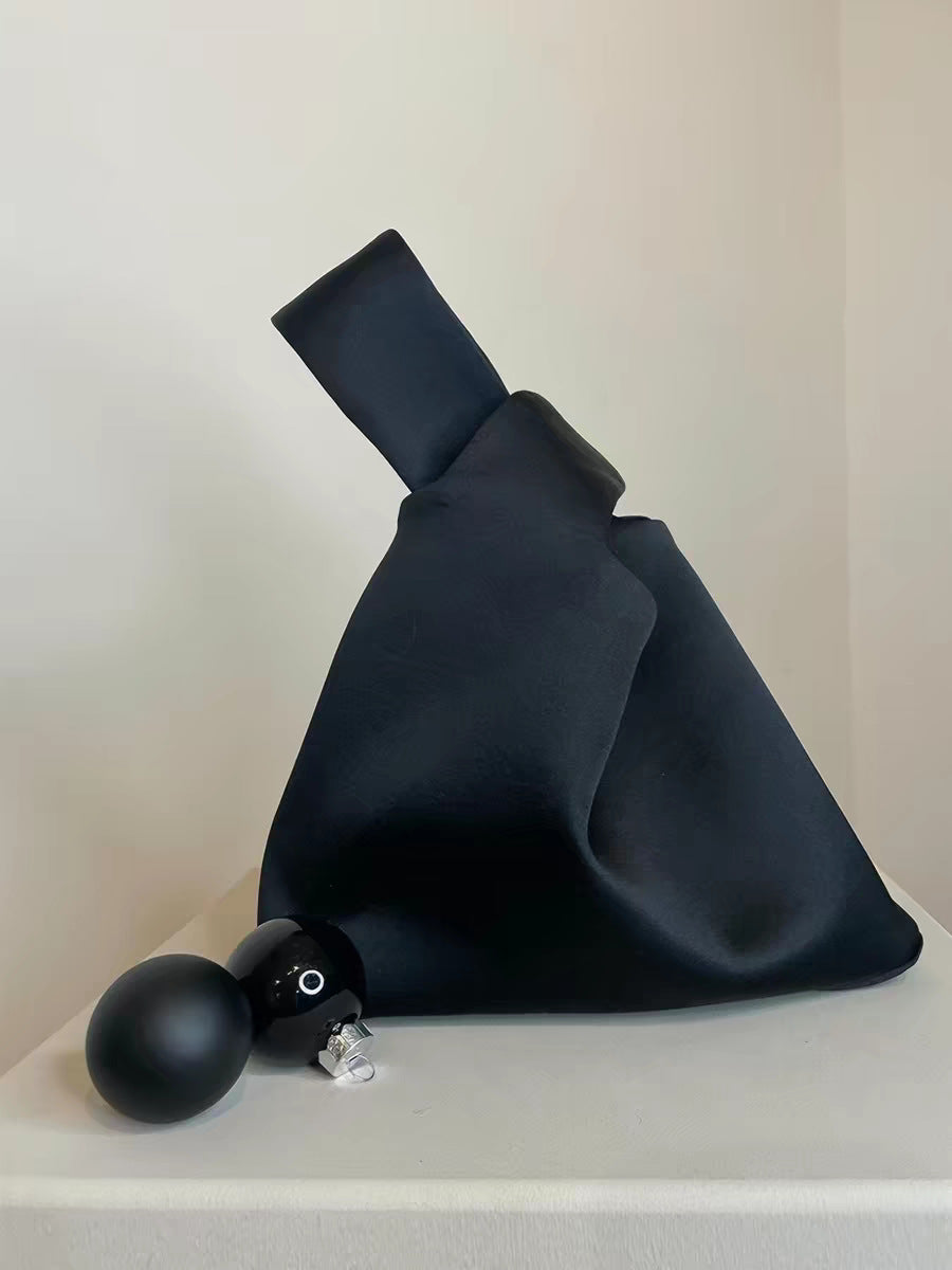 Women's Satin Tacking Wrist Style Retro Solid Color Bags