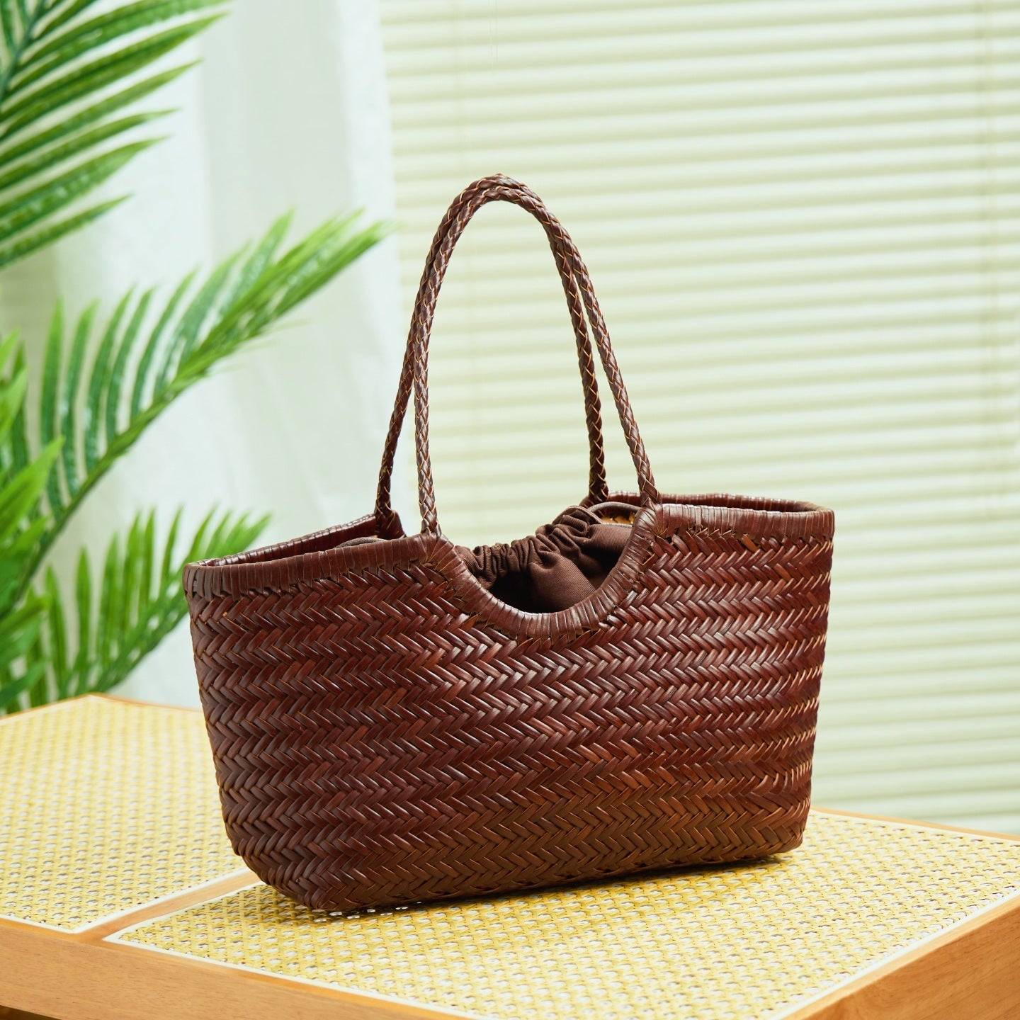 Women's Retro Woven Authentic Leather Weave Vegetable Women's Handbag