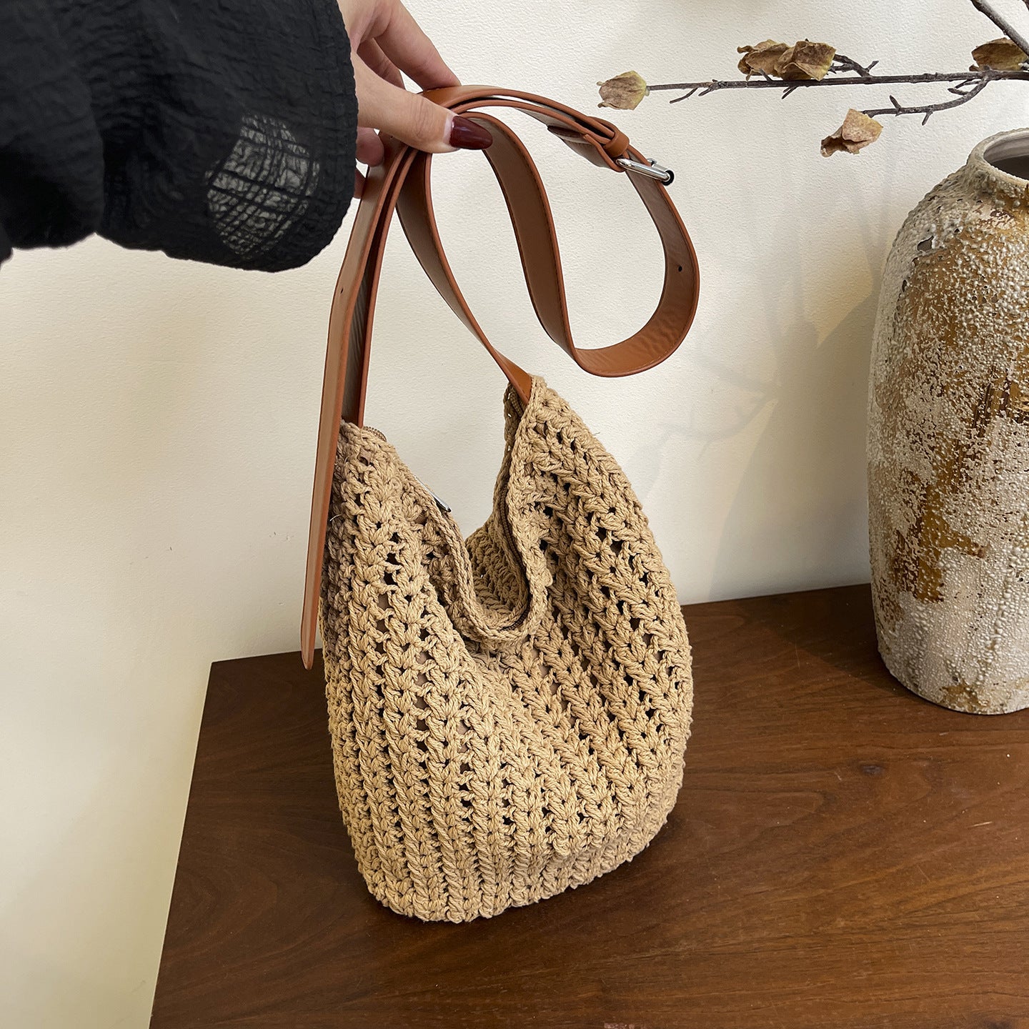Women's Style Simple Comfortable Woven Leisure Commute Personality Bags