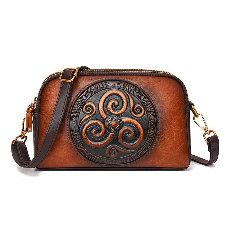 Women's Embossed Shell Fashionable Retro Commuter Personality Women's Messenger Bag