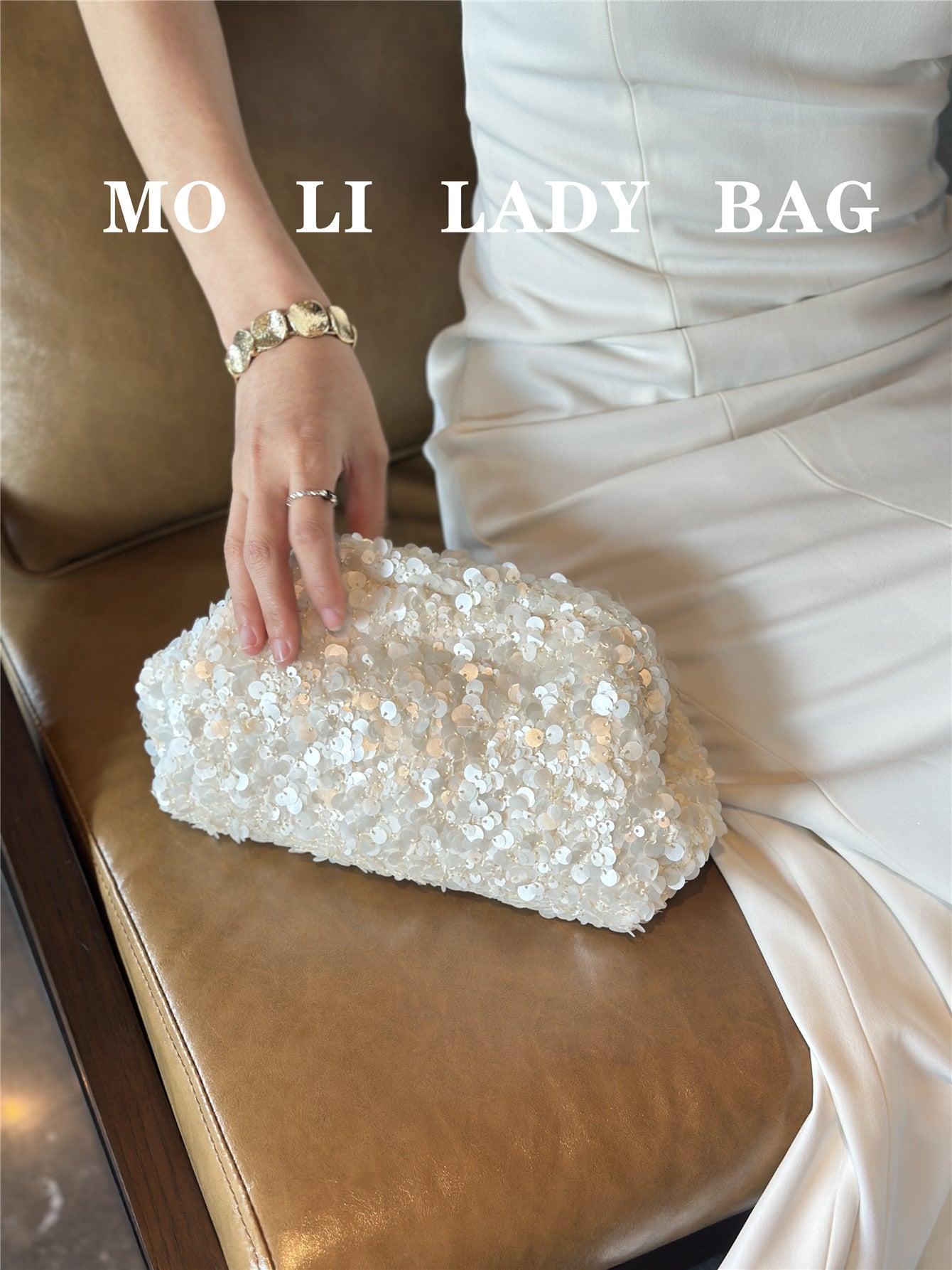 Women's Style Retro Minority Scale Bright Sequin Cloud Bags