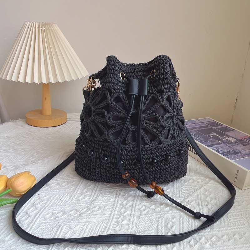 Women's Handmade Woven Beaded Beach Vacation Women's Shoulder Bag
