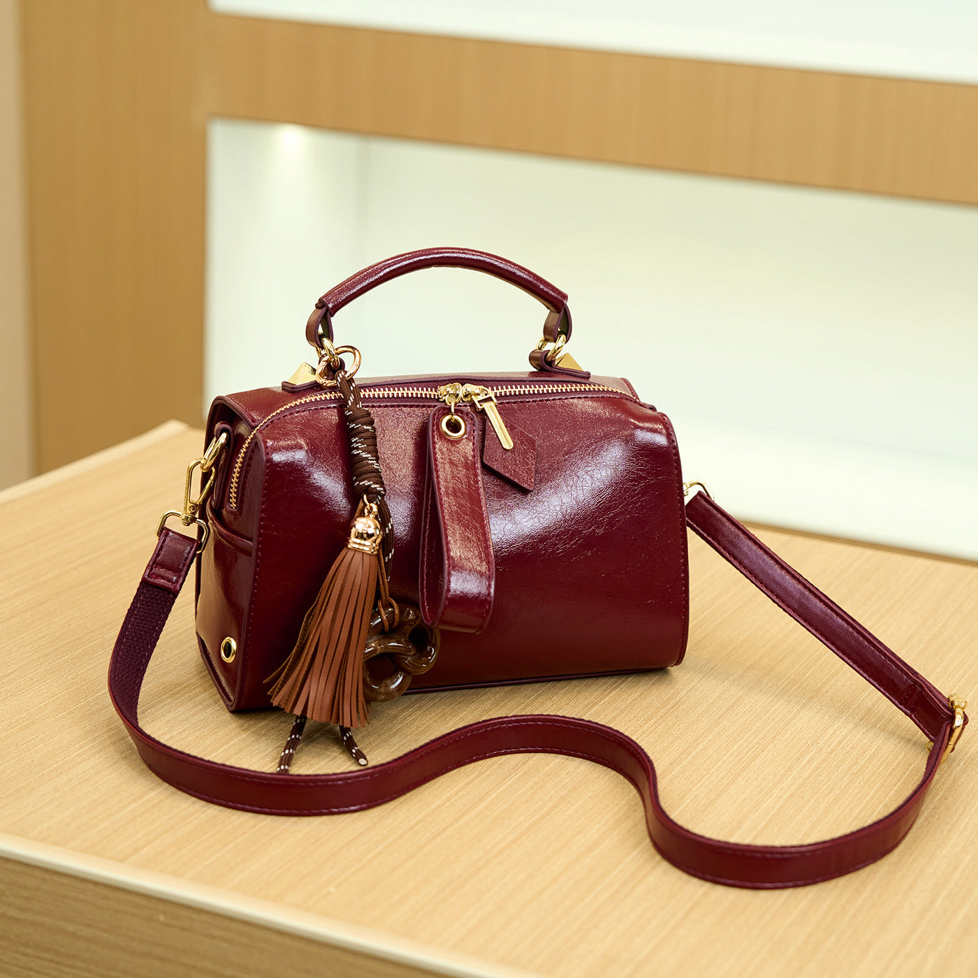 Women's Retro Textured Pillow Oil Wax Leather Small Square Bag