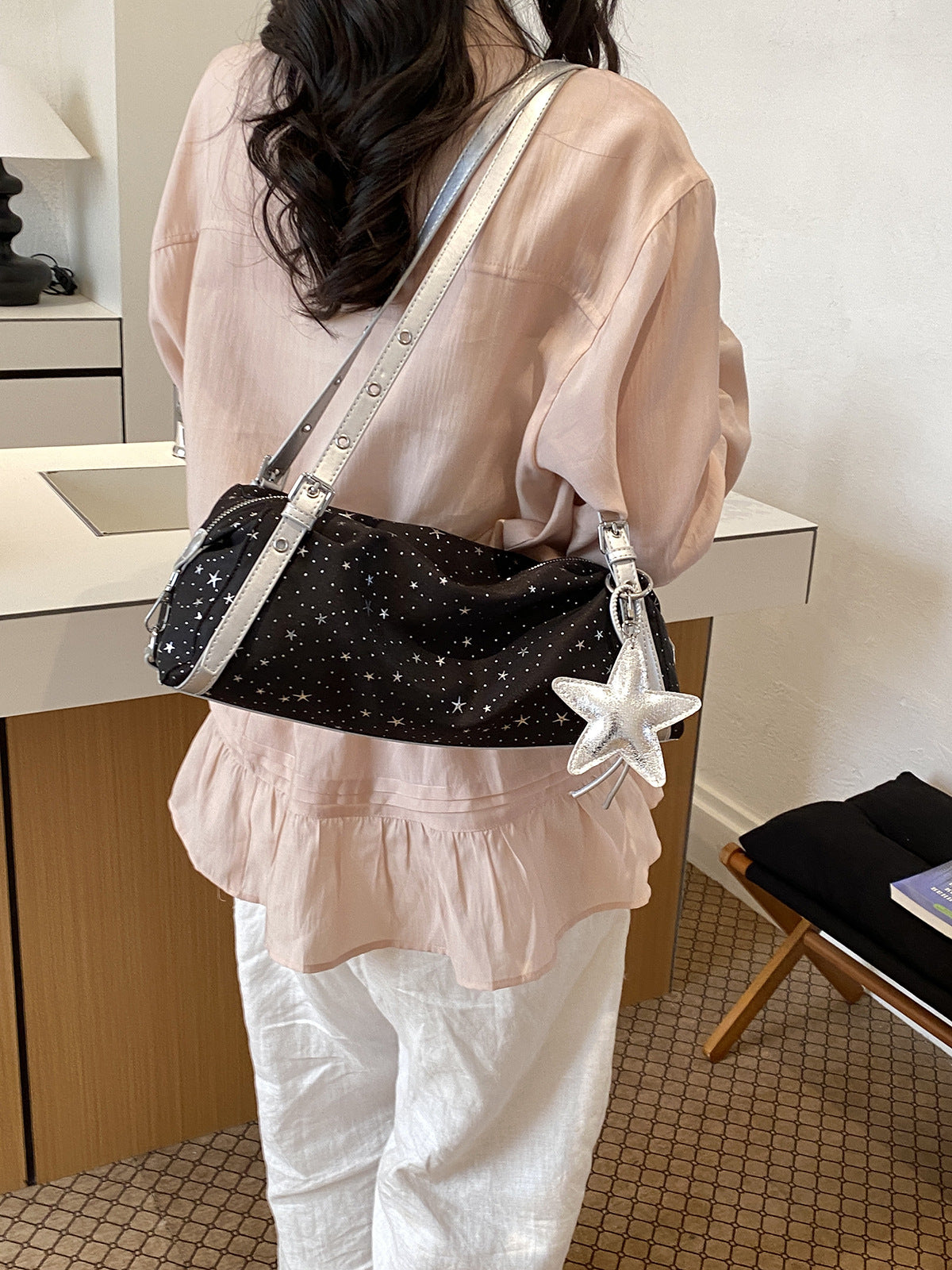 Women's Korean Style Canvas Large Capacity Portable Commuter Women's Messenger Bag