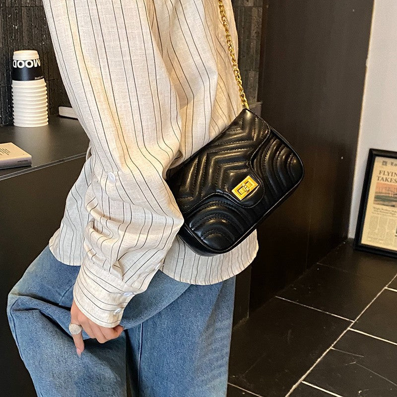 Women's Spring Niche Diamond Pattern Chain Versatile Large Capacity Affordable Luxury Women's Messenger Bag