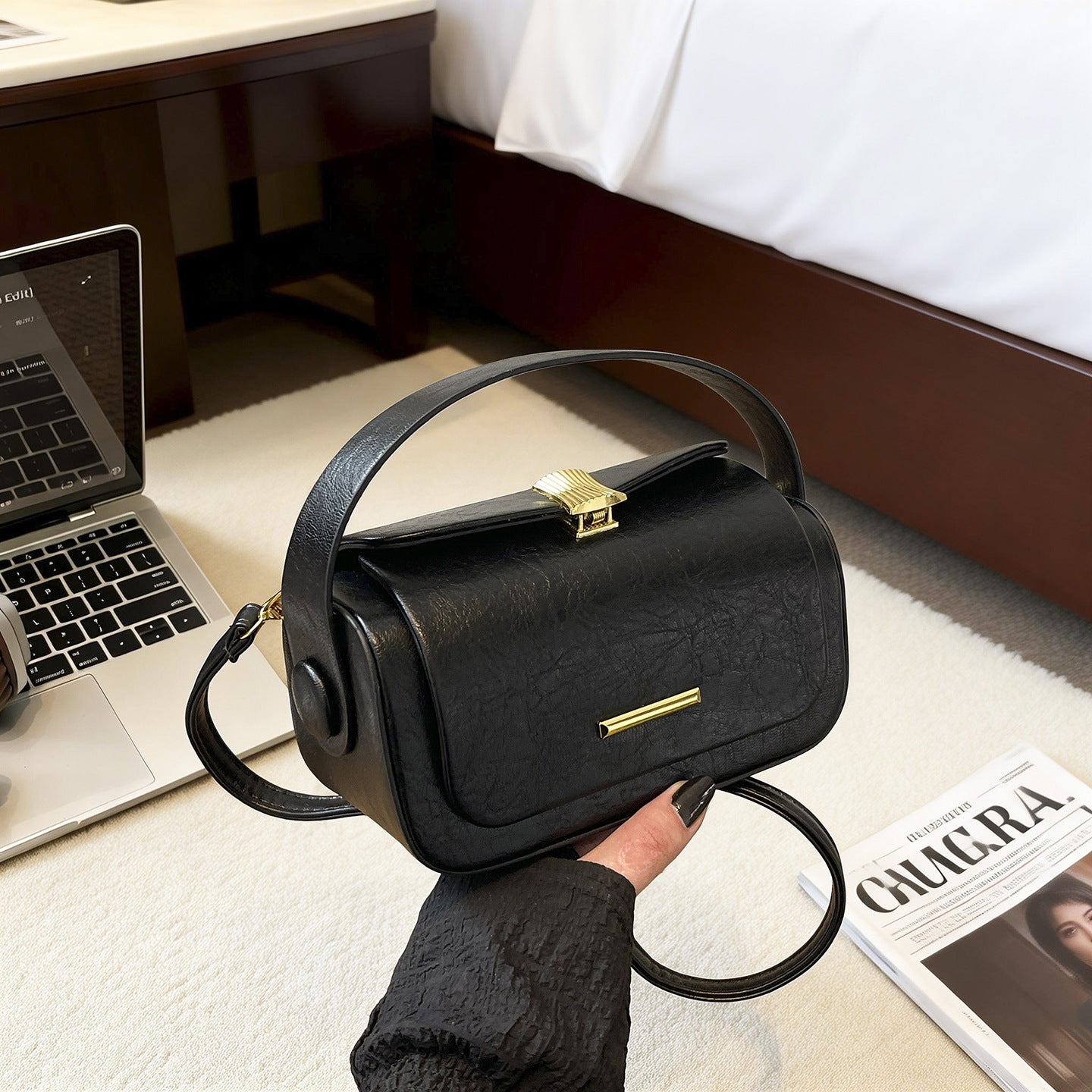 Women's High-grade Niche Portable Baguette Spring Trendy Women's Messenger Bag