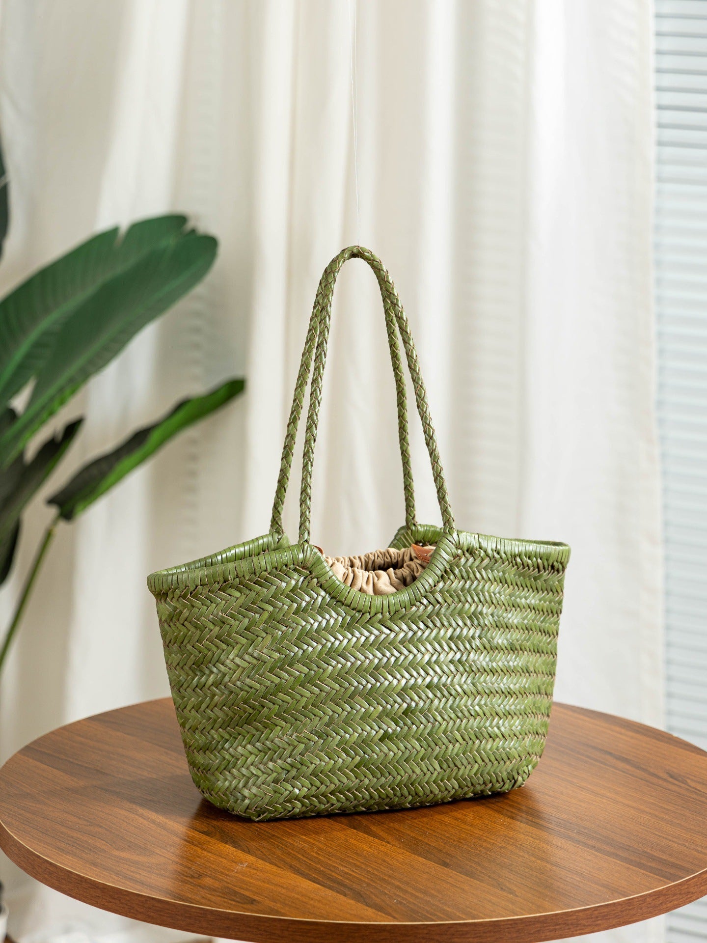 Cowhide Woven Leather French Retro Vegetable Women's Handbag