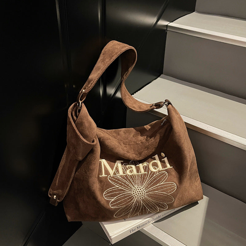 Women's Korean Retro Large Capacity Totes Three-dimensional Embroidered Women's Shoulder Bag