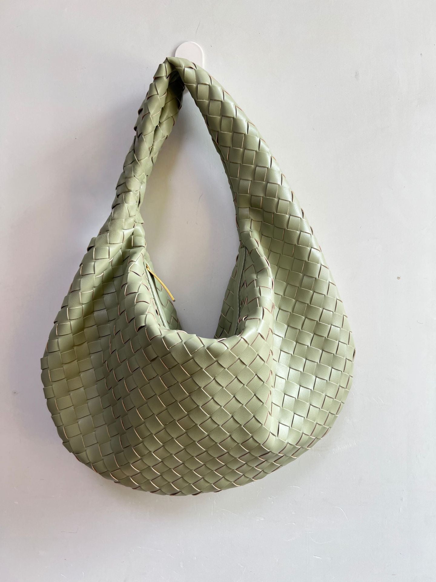Women's Hand-woven Spring Fashion Portable Underarm Dumplings Bags