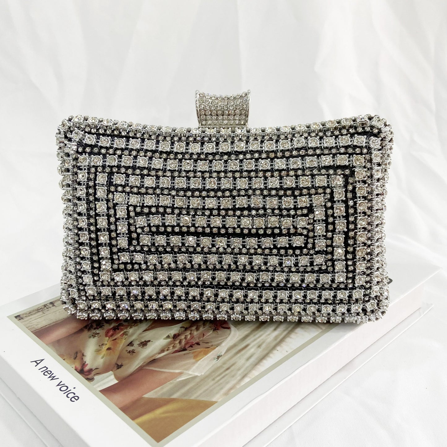 Million Diamond Studded Hand Banquet Fashion Chain Portable Cheongsam Dinner Bag