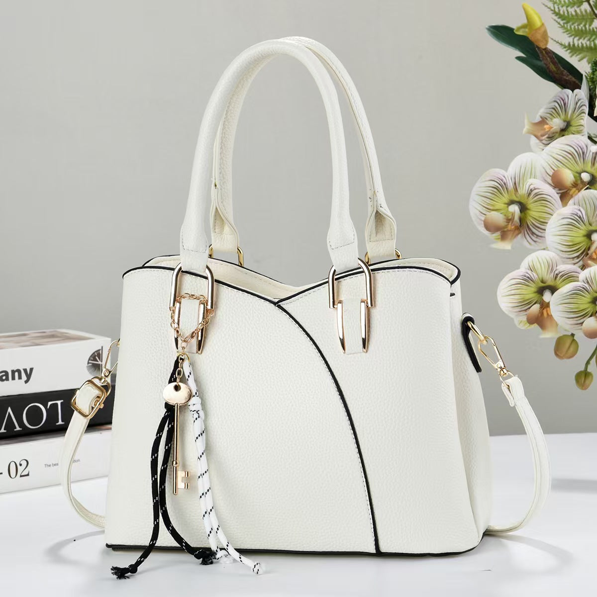 Stylish Women's Trendy Unique Commuter High-grade Women's Shoulder Bag