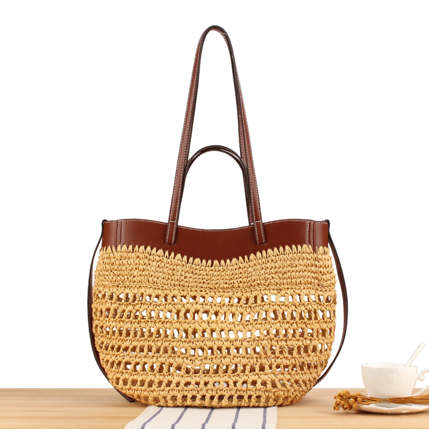 Women's Hand-woven Seaside Vacation Daily Leisure Commute Women's Shoulder Bag