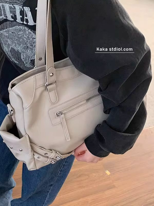 Women's Locomotive Style Large Capacity Totes Summer Tide Fashion Retro One Women's Messenger Bag