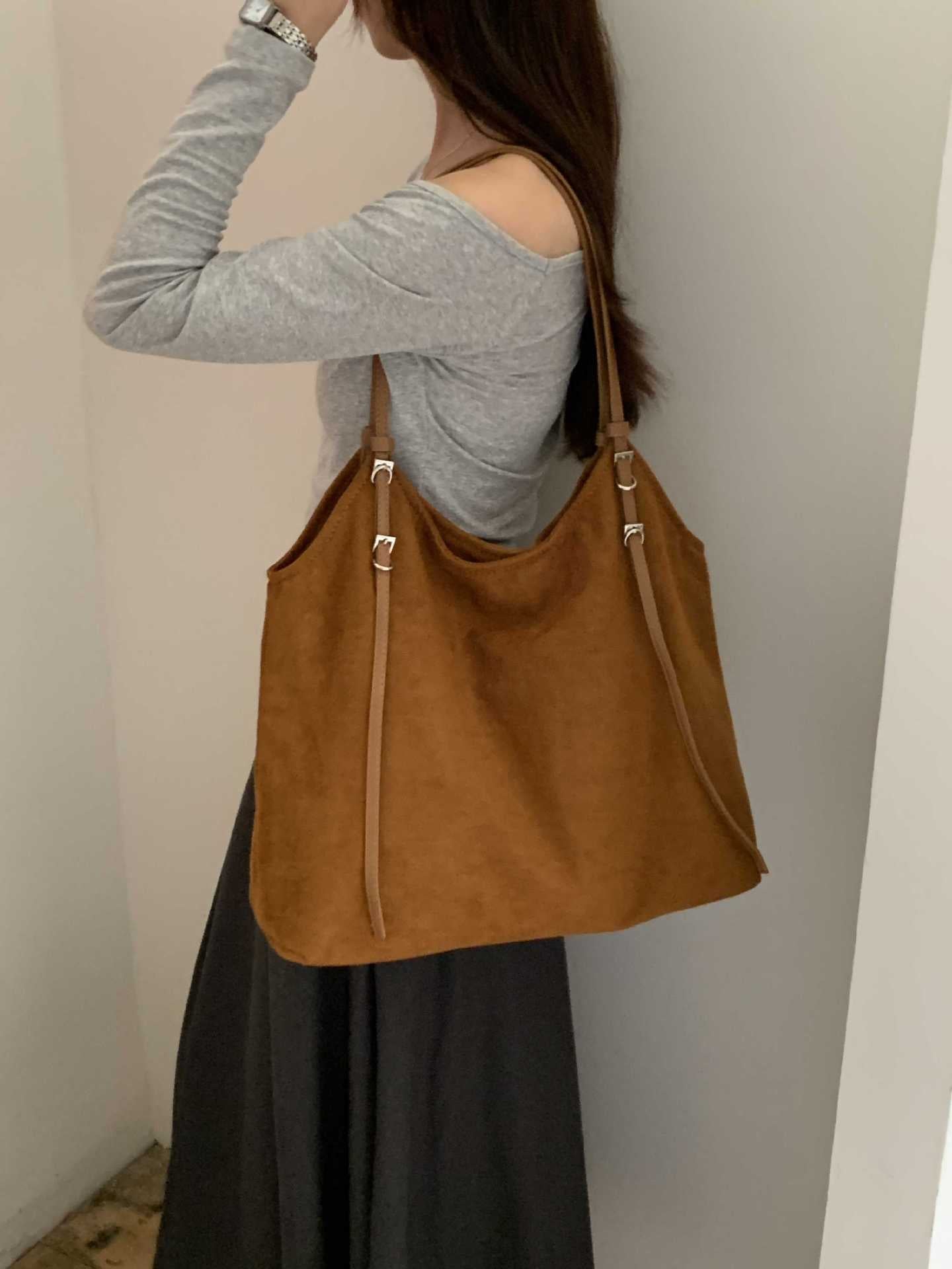 Women's Korean Suede Retro Lazy Loose Feeling Large Women's Handbag
