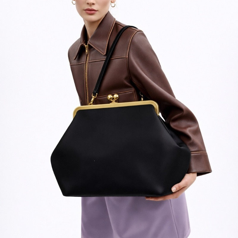 Women's Fashion Large Kiss Clip Pink Clutch Catwalk Women's Messenger Bag