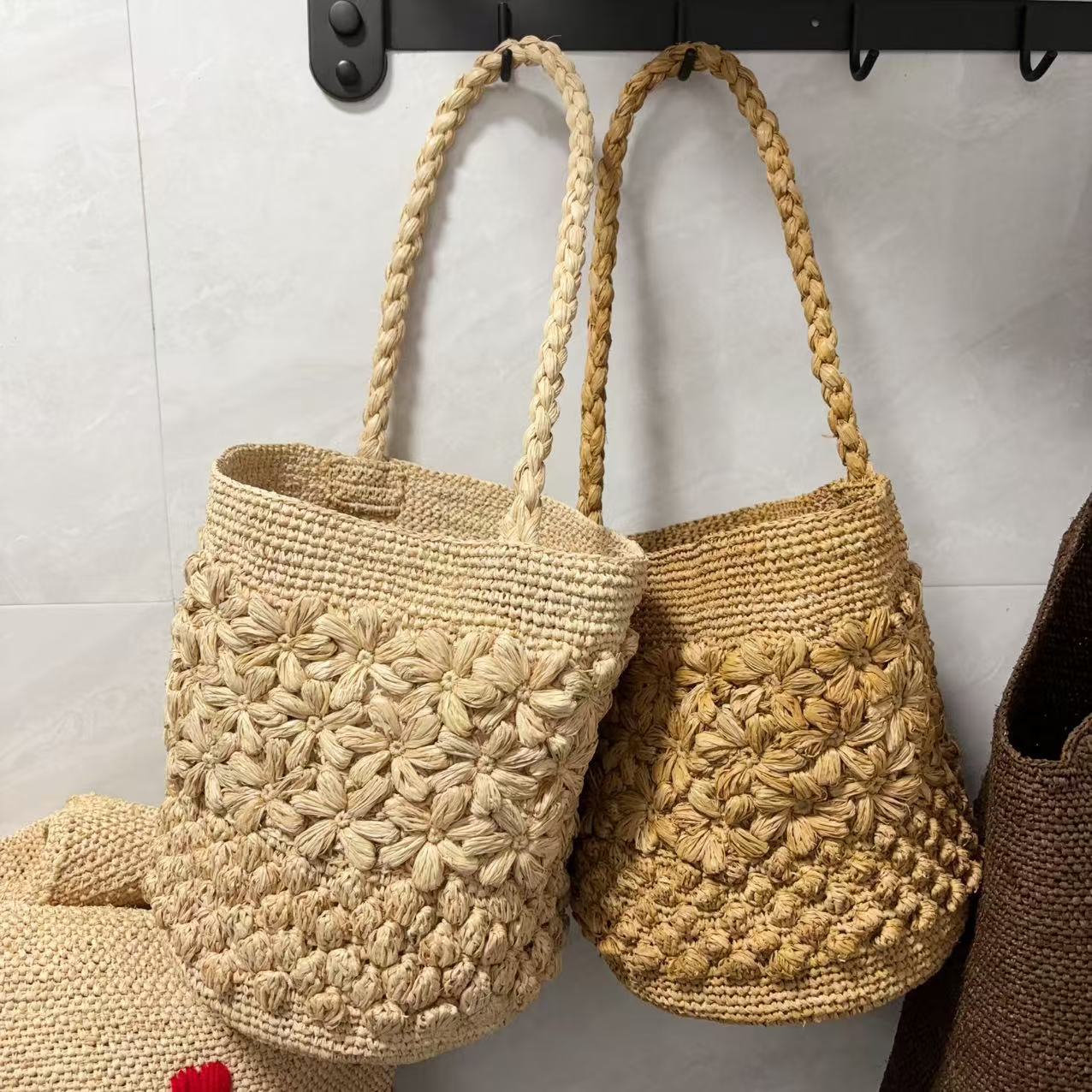 Women's French Style Vacation Raffia Hand-woven Flower Seaside Women's Shoulder Bag