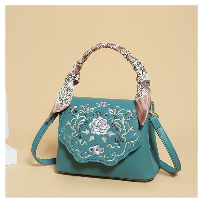 Pretty Women's High Sense Antique Embroidery Women's Handbag