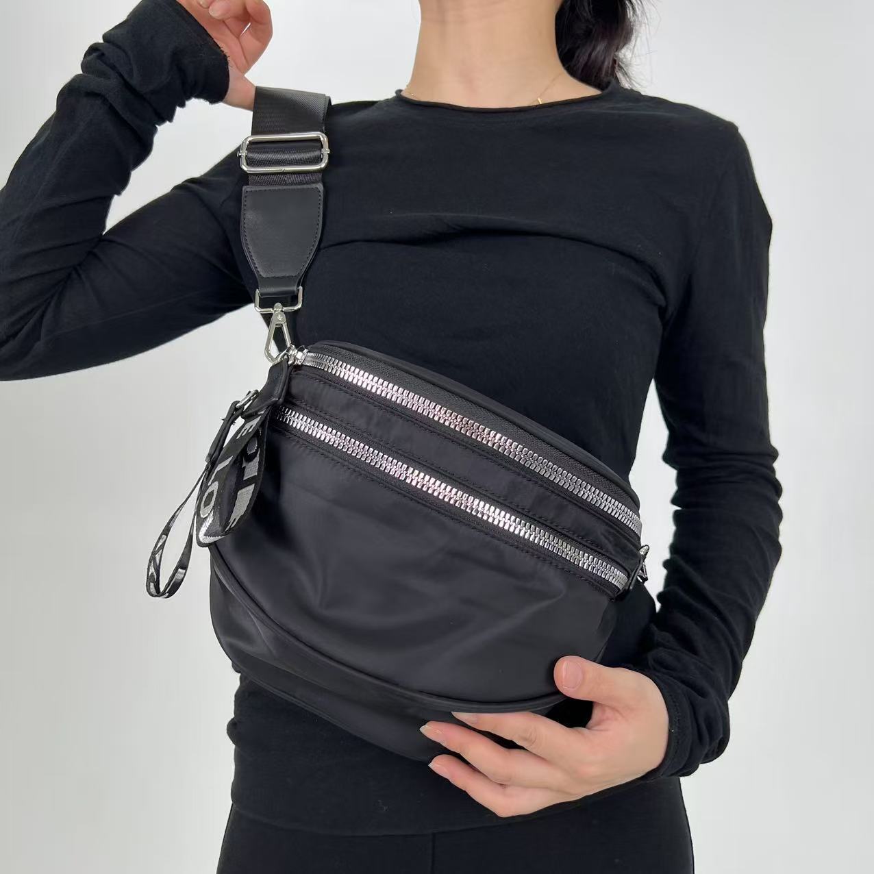 Women's Fashion Large Capacity Portable Shell Lightweight Women's Chest Bag, Fanny Pack