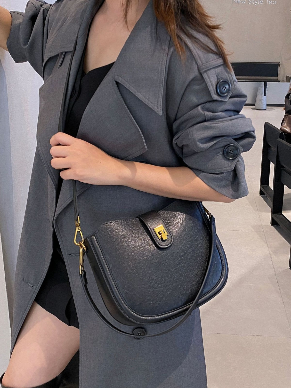 Women's Tanned Leather Cowhide Simple Lady's Fashionable Practical Women's Shoulder Bag