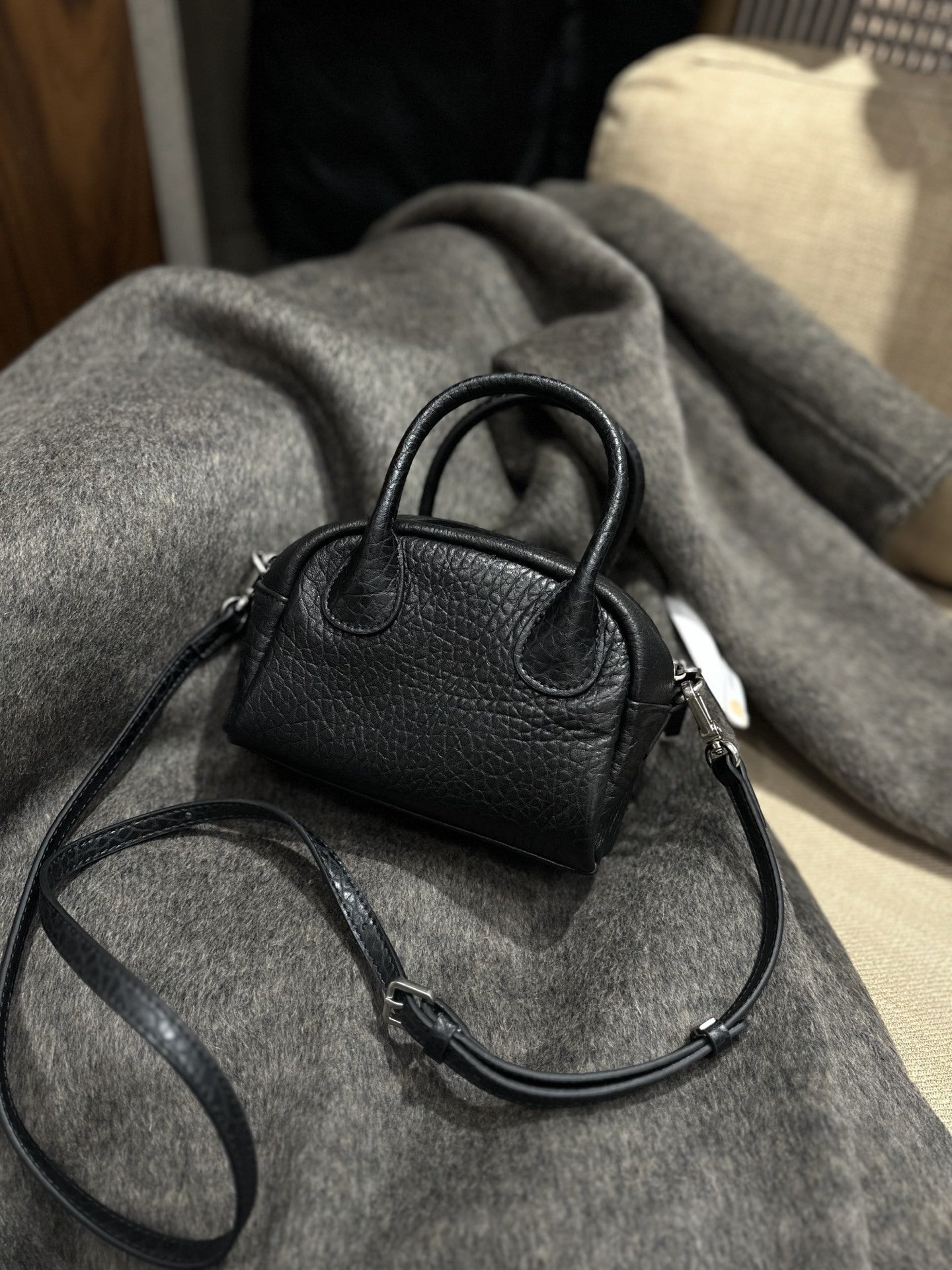Women's Design Simple Niche Series Portable Shell Leisure Commute Bags