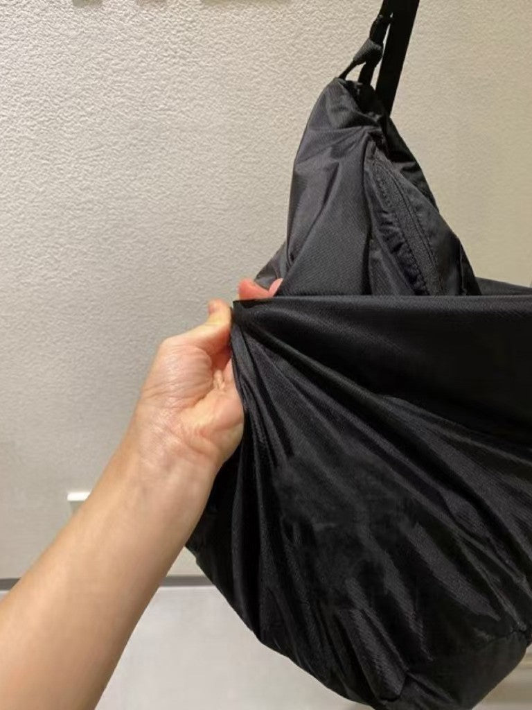 Nylon Unisex Lightweight Single Waterproof Leisure Travel Bags