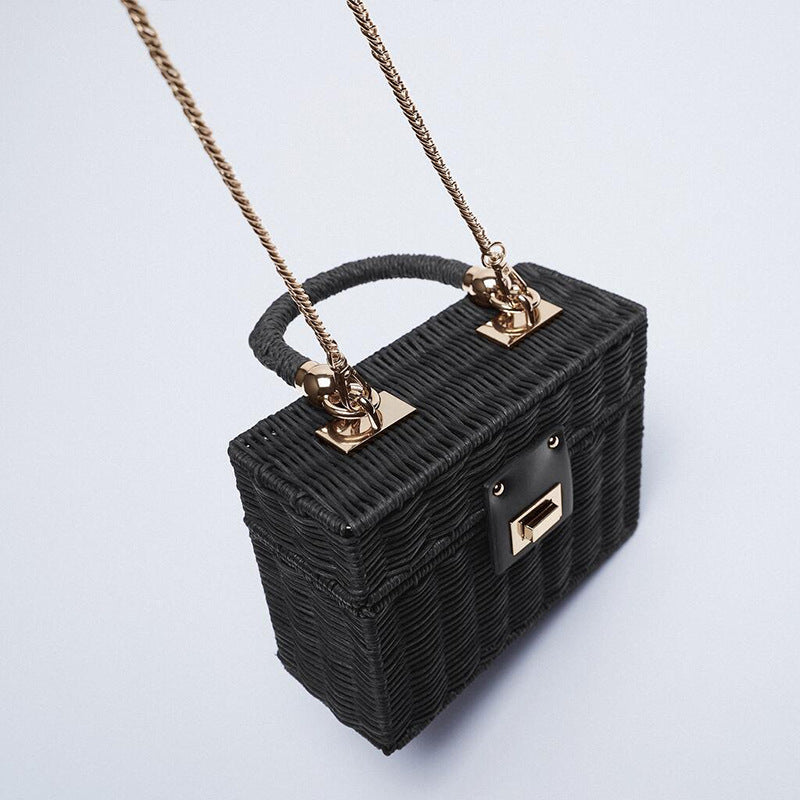 Women's Rattan Weave Stylish Fashion Flip Design Women's Shoulder Bag