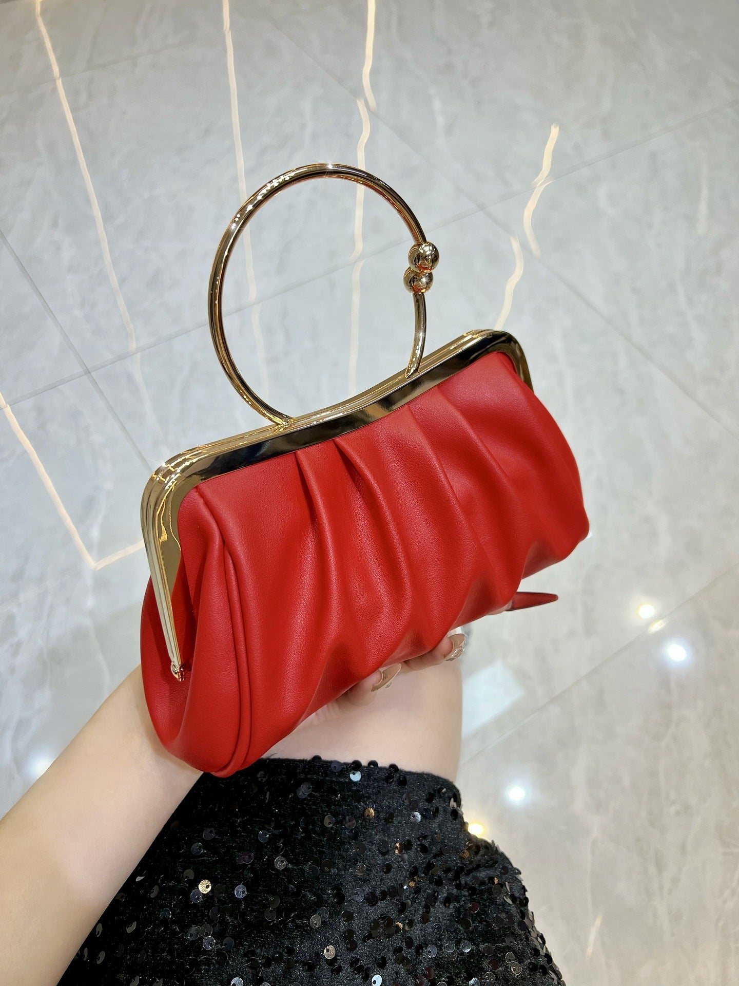 Charming Women's Pleated Fashionable Dress Banquet Dinner Bag
