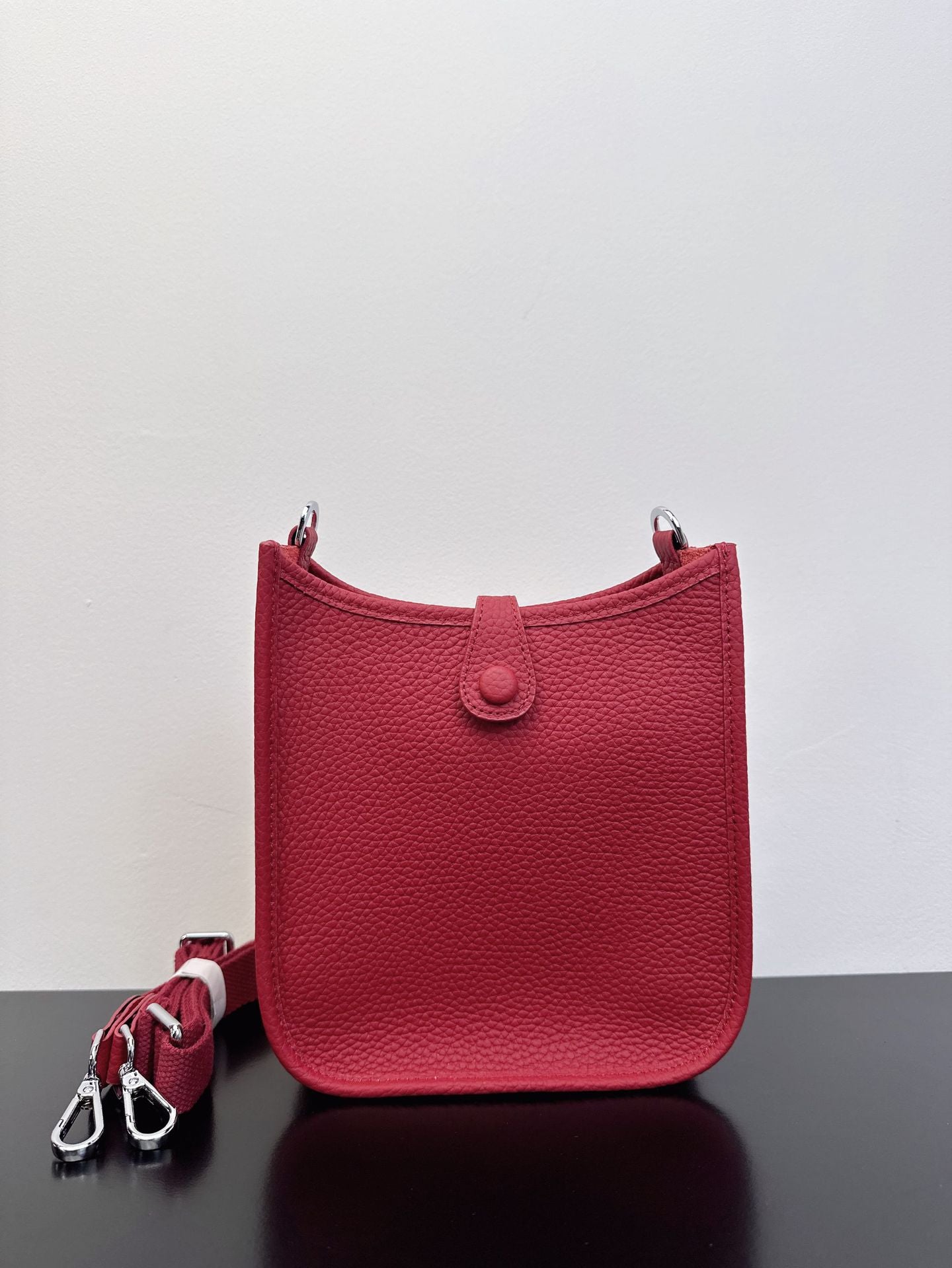 Women's Advanced Texture First Layer Cowhide Hollow Lychee Women's Messenger Bag