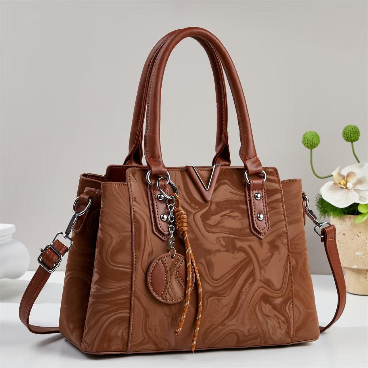 Women's V-shaped Simple Fashion Versatile Daily Shoulder Bags
