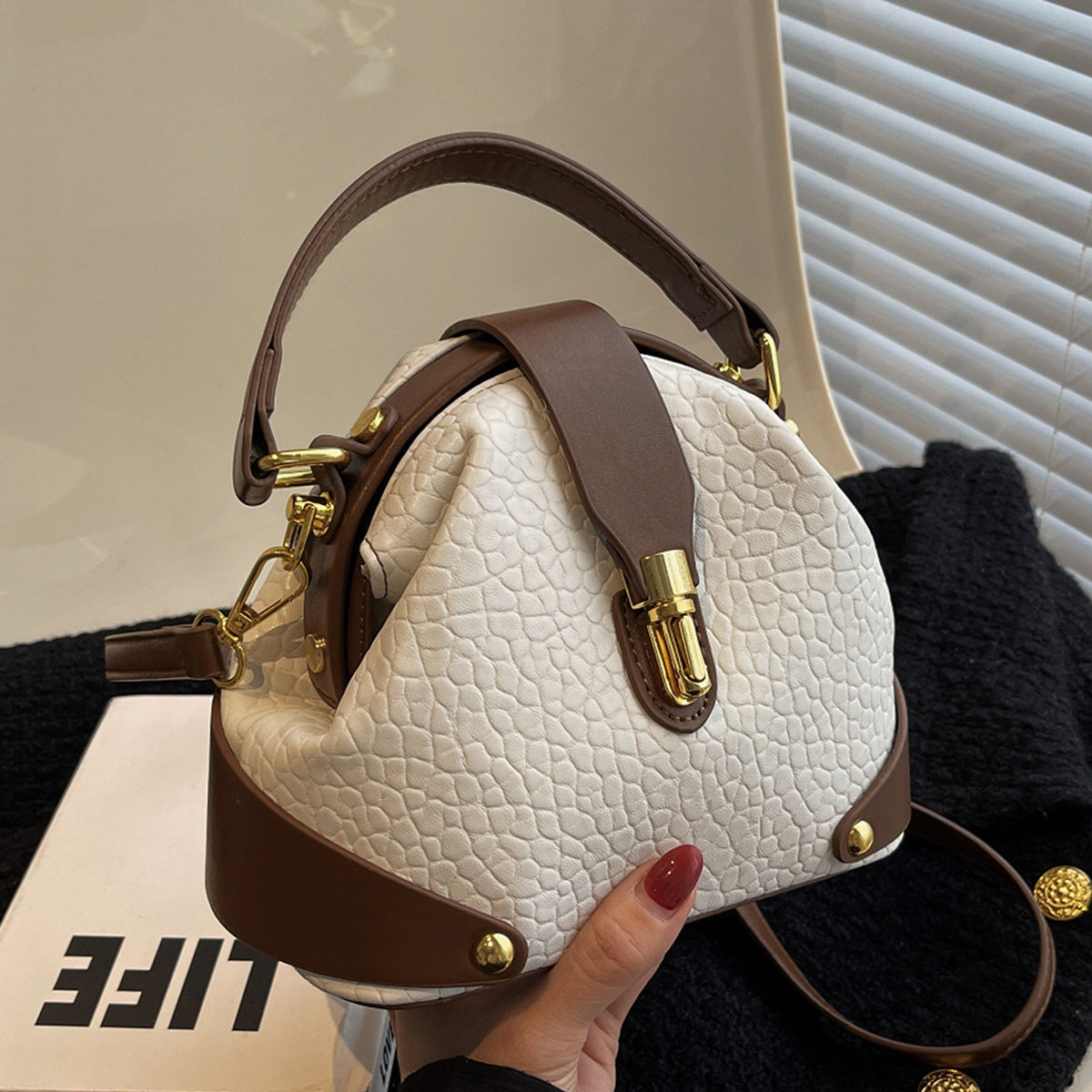 Women's Niche Commuter Carrying Exquisite Light Luxury Women's Messenger Bag