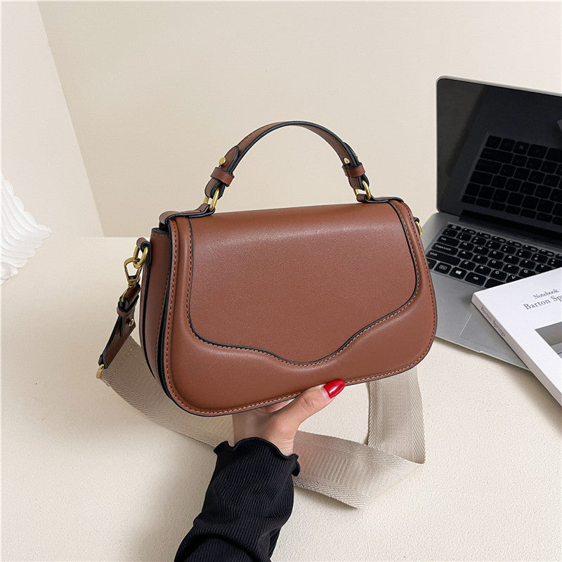 Women's Autumn Fashion Commuter Leisure Saddle Handbags