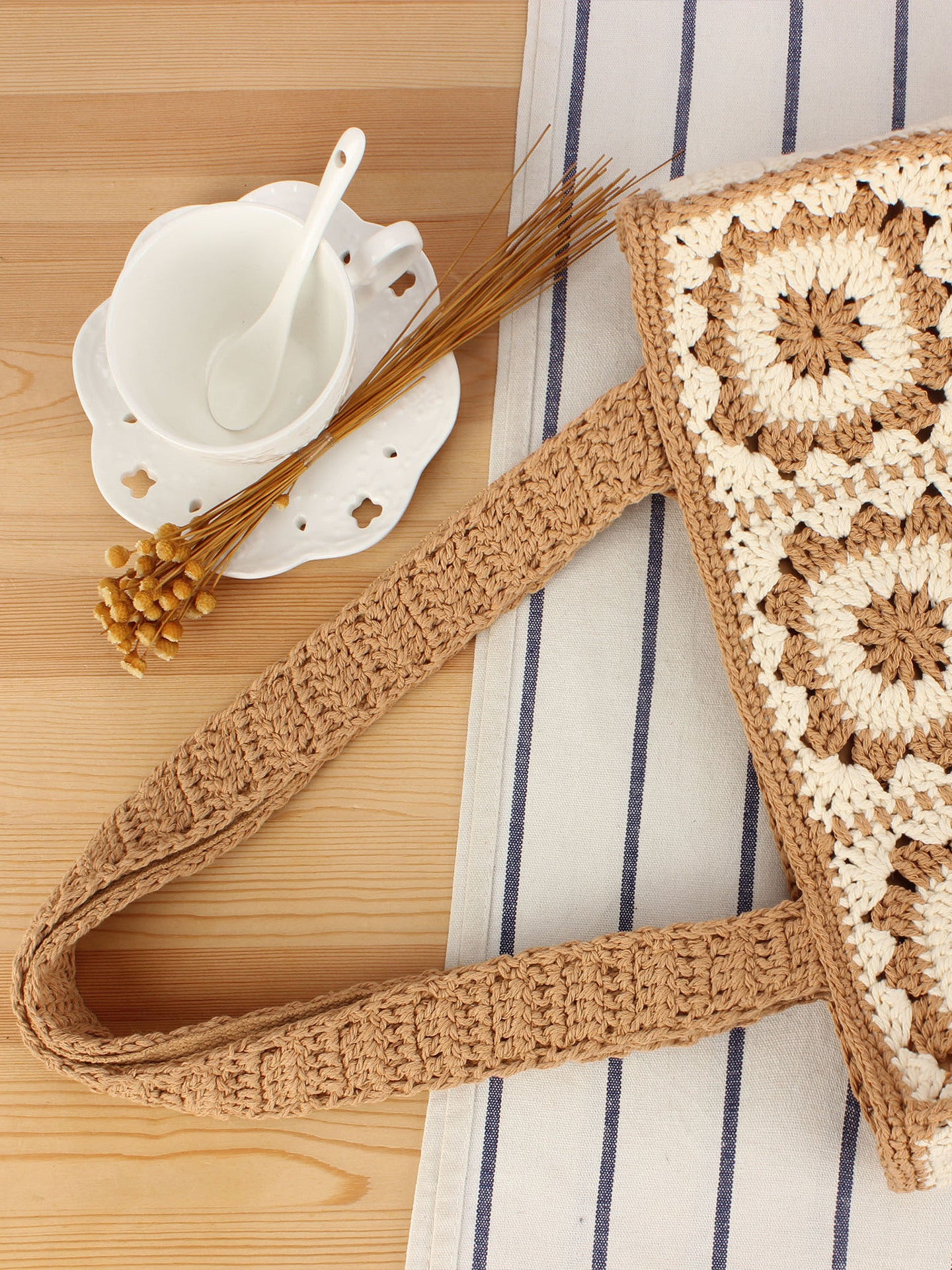 Women's Cotton Thread Mosaic Woven Seaside Holiday Women's Shoulder Bag