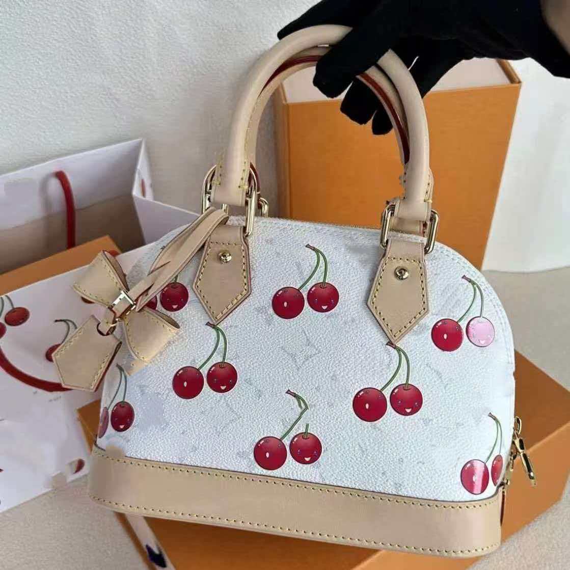 Classic Cool Women's Embossed Shell Fashion Women's Shoulder Bag