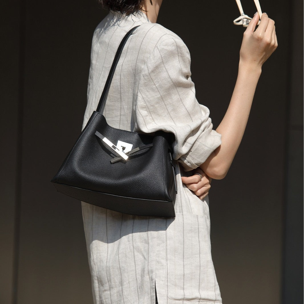First Layer Cowhide Twist Korean Genuine Leather Underarm Shoulder Bags