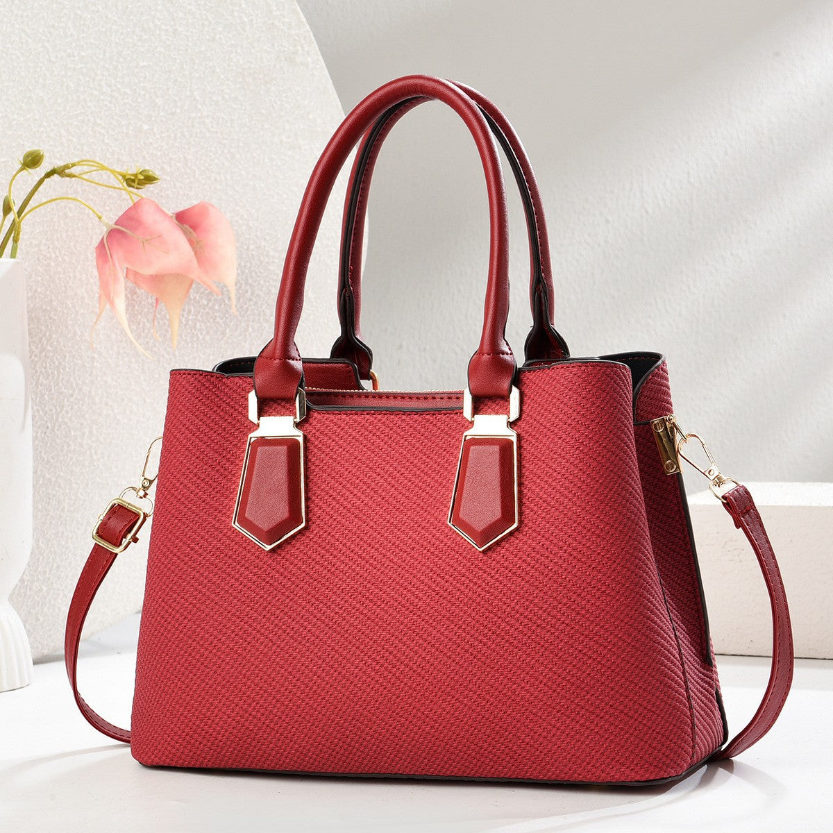 Elegant Women's Spring Texture Versatile Minimalist Women's Handbag