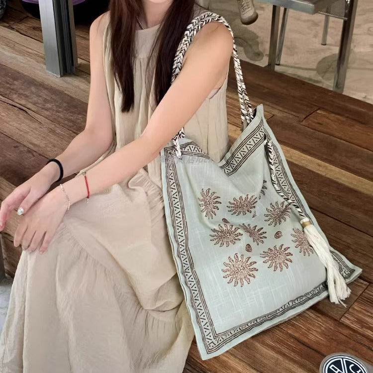 Tassel Linen Rope Woven Vacation Large Capacity Design Women's Messenger Bag