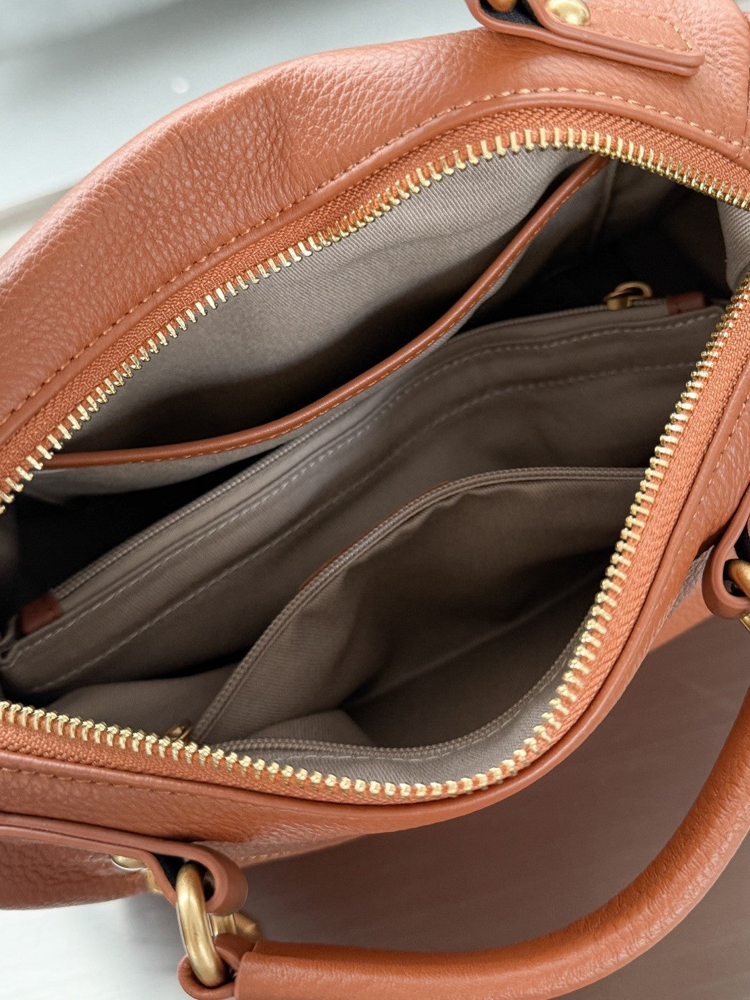 Women's Genuine Leather Versatile Retro Fashion Cattlehide Bags