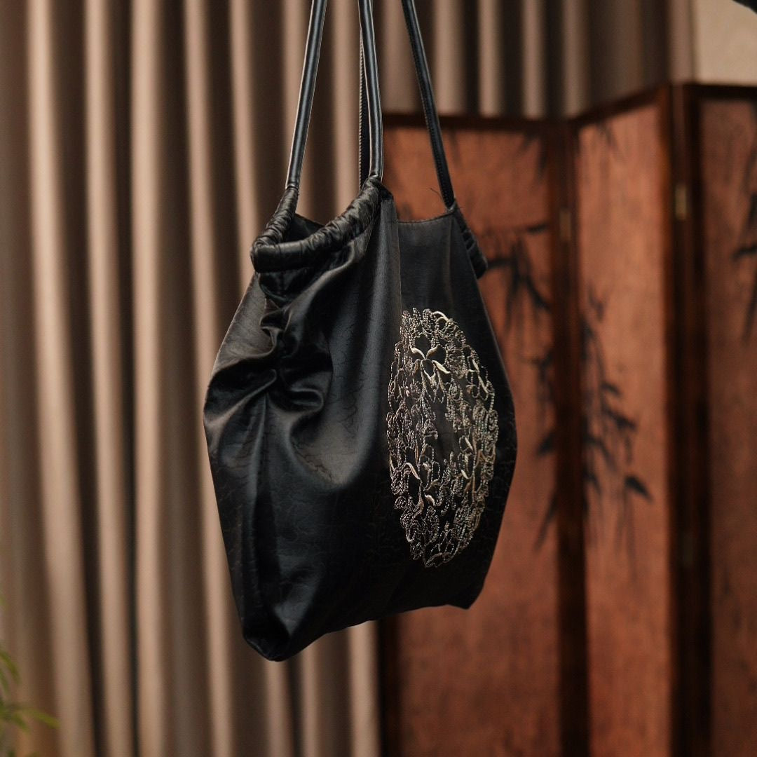Women's Yarn Silk Turtle Crack Embroidered Chinese Style National Versatile Large Women's Handbag