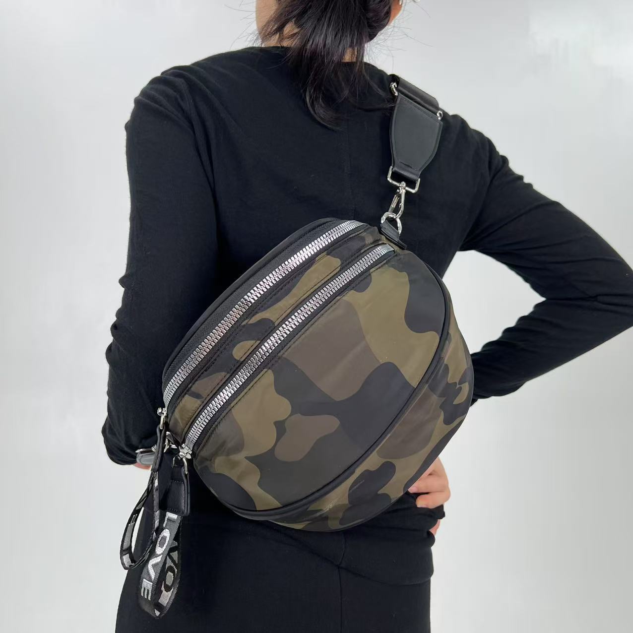 Women's Fashion Large Capacity Portable Shell Lightweight Women's Chest Bag, Fanny Pack