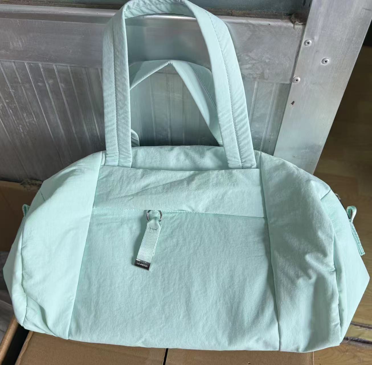 Commuter Large Capacity Workout Fitness Zipper Women's Messenger Bag