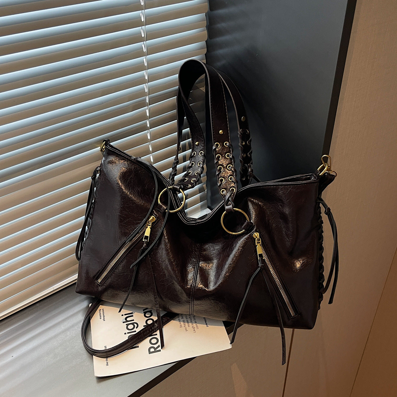 Women's Large Capacity Totes Retro Simple High-grade Affordable Luxury Fashion Women's Shoulder Bag