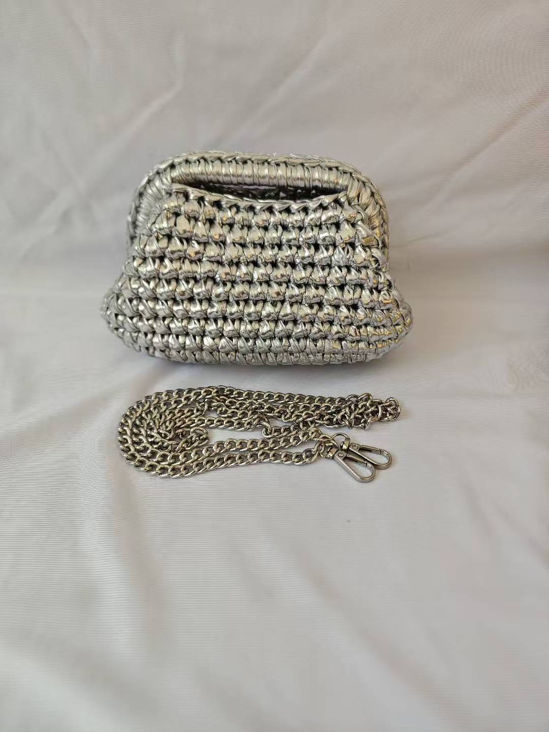 Women's Hand-woven Chain Mini Style Metallic Cloth Women's Handbag