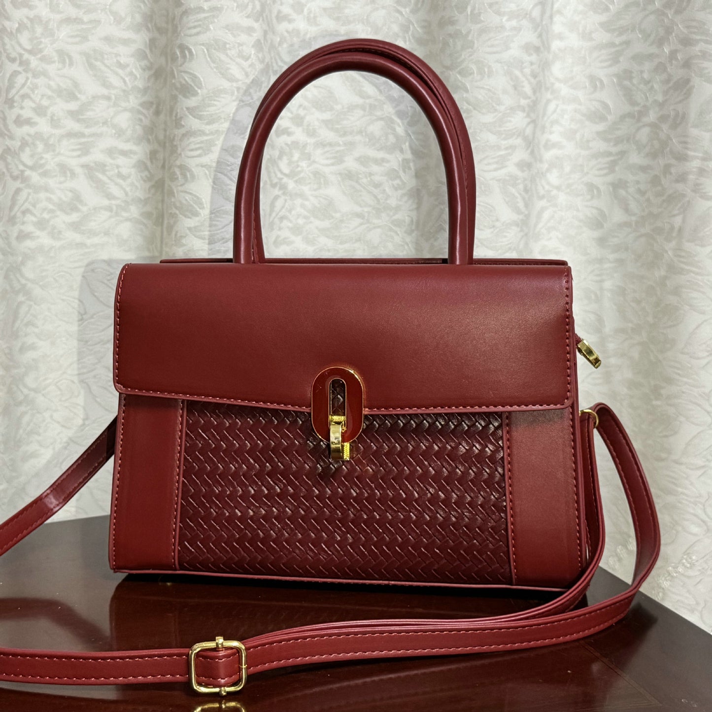 Classic Simple Fashion Versatile Large Capacity Women's Shoulder Bag