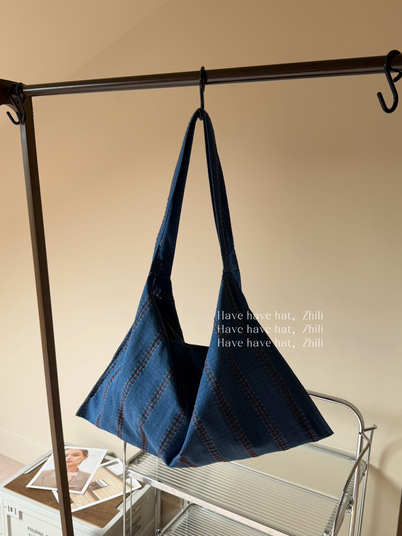 Women's Idle Style Washed Denim Retro Large Capacity Leisure Commute Bags