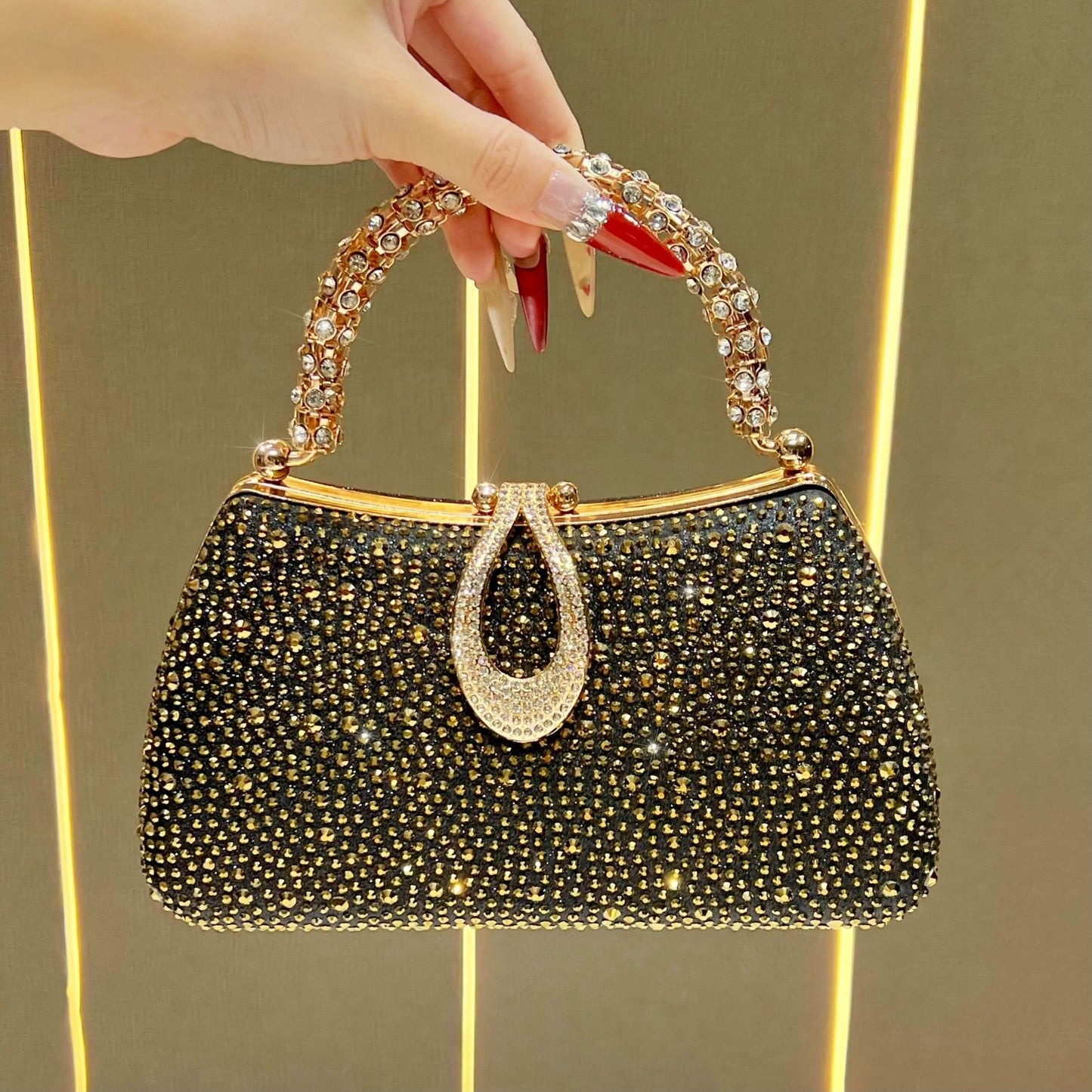 Attractive Fashionable Light Luxury Chain Dress Dinner Bag