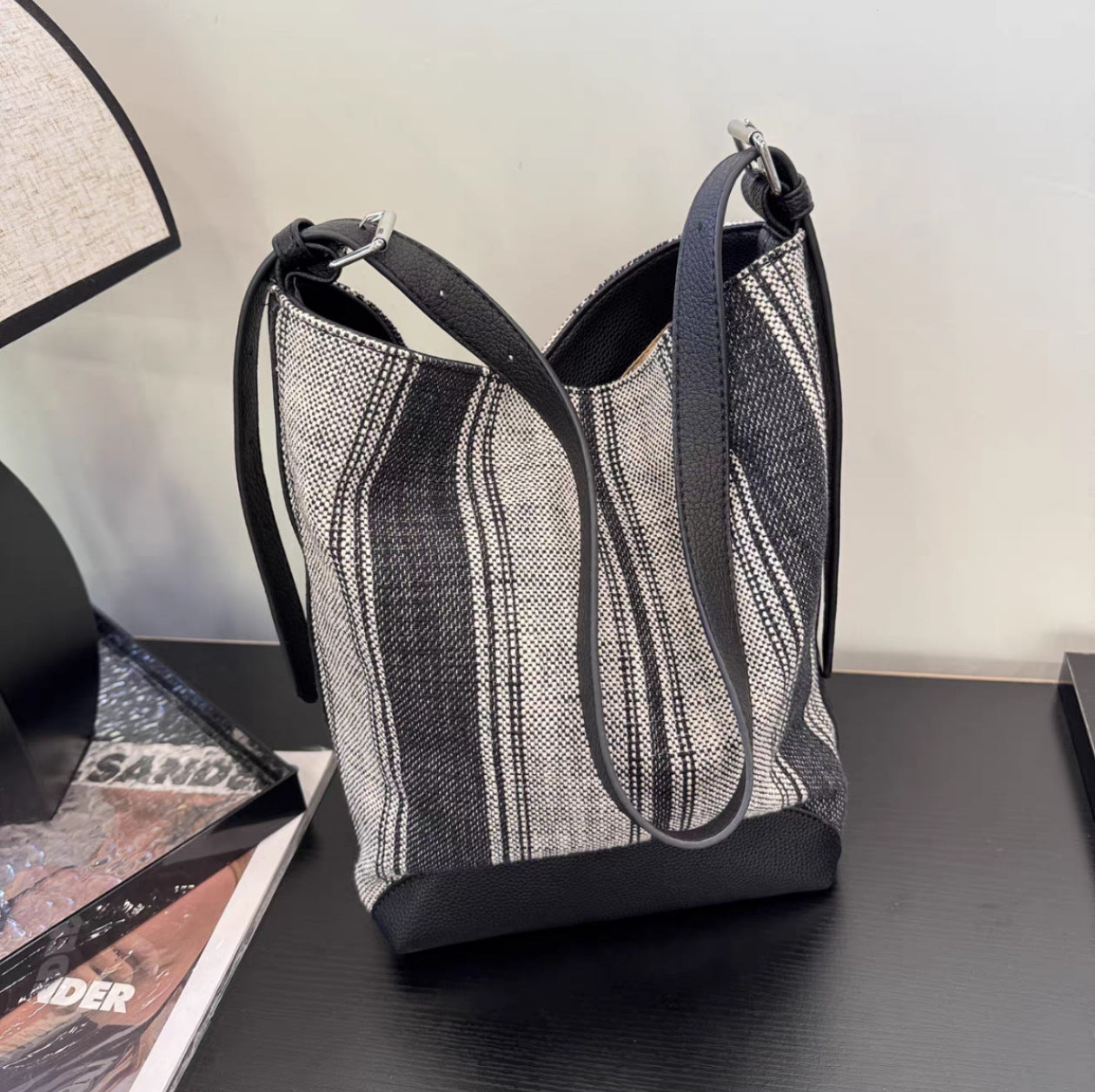 High Sense Idle Style Vintage Stripe Women's Shoulder Bag
