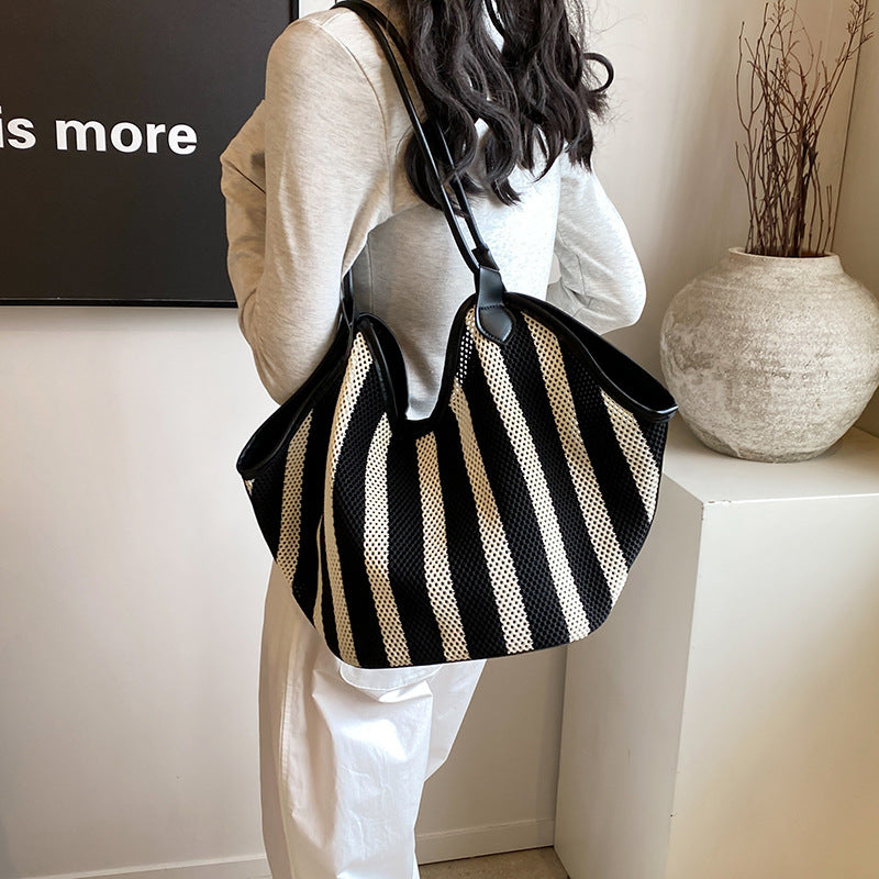 Women's Summer Vertical Striped Underarm Large Capacity Holiday Women's Messenger Bag