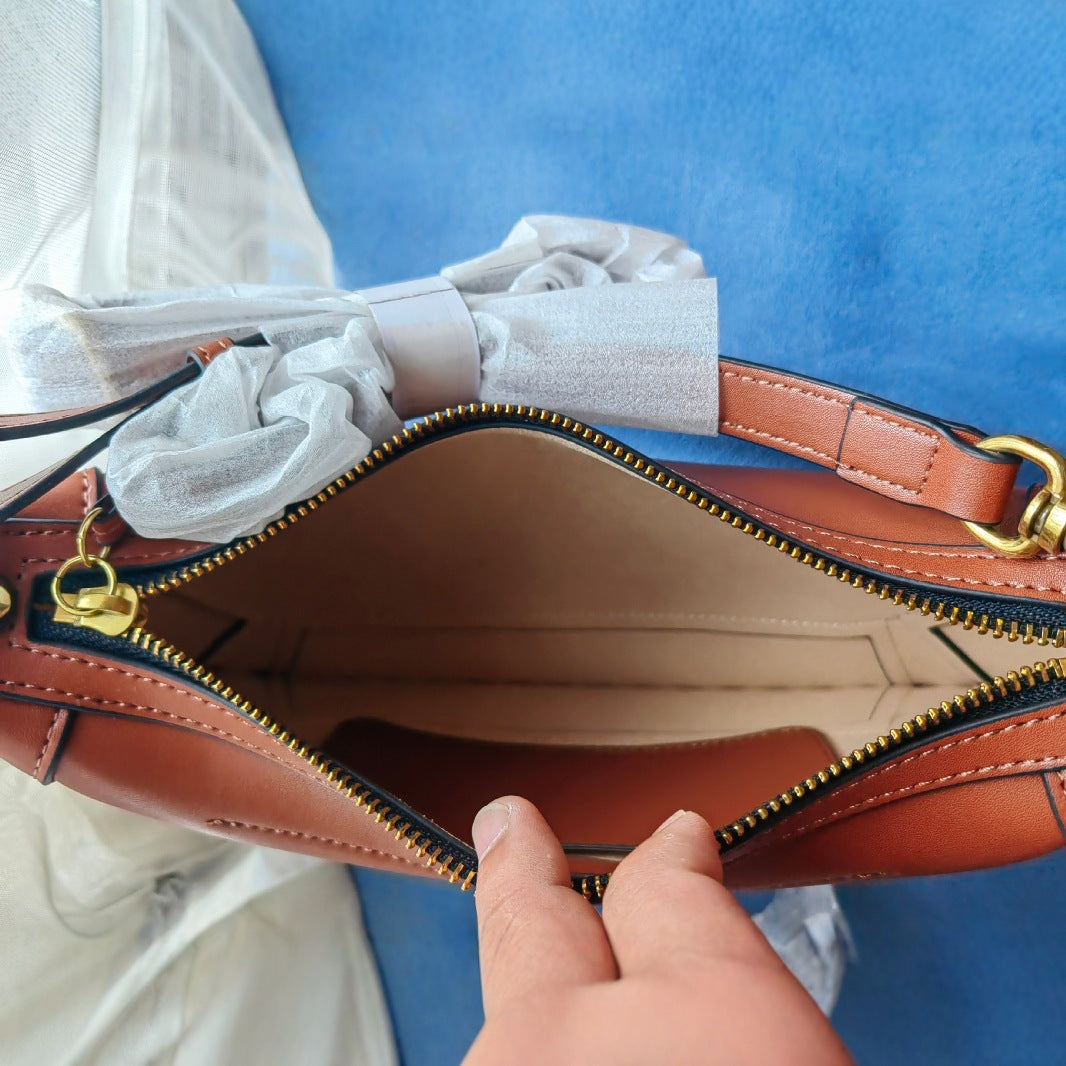 Unique Moon Classic Rivet Fashion Retro Bags