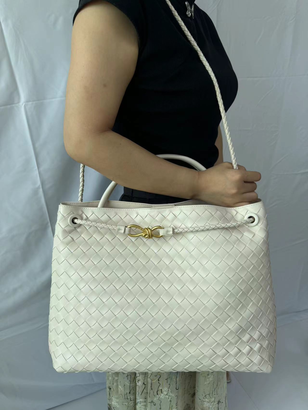 Women's Bow Metal Cord Fastener Woven Genuine Leather Bags