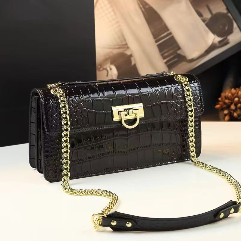 Women's Fashion Underarm Texture Crocodile Advanced Chain Women's Messenger Bag